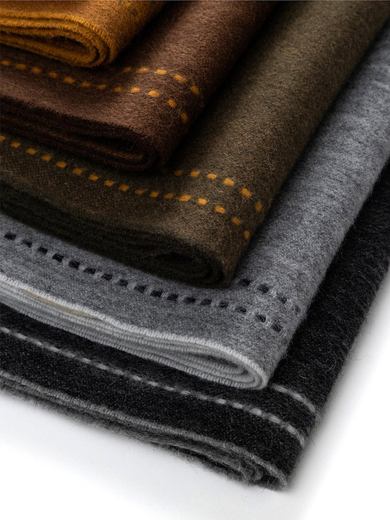 Écharpe en pure laine, double face, écharpe longue hiver, accessoire doux et chaud, écharpe à franges femme, modèle Wizie - Écharpe - Rouge