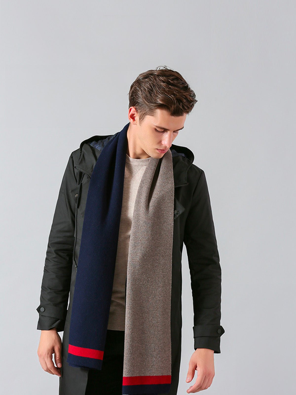 Écharpe en pure laine, douceur hivernale, tricot fin, design sobre, rayures contrastées, accessoire chaud, style business, modèle Olide - Écharpe - Style 1