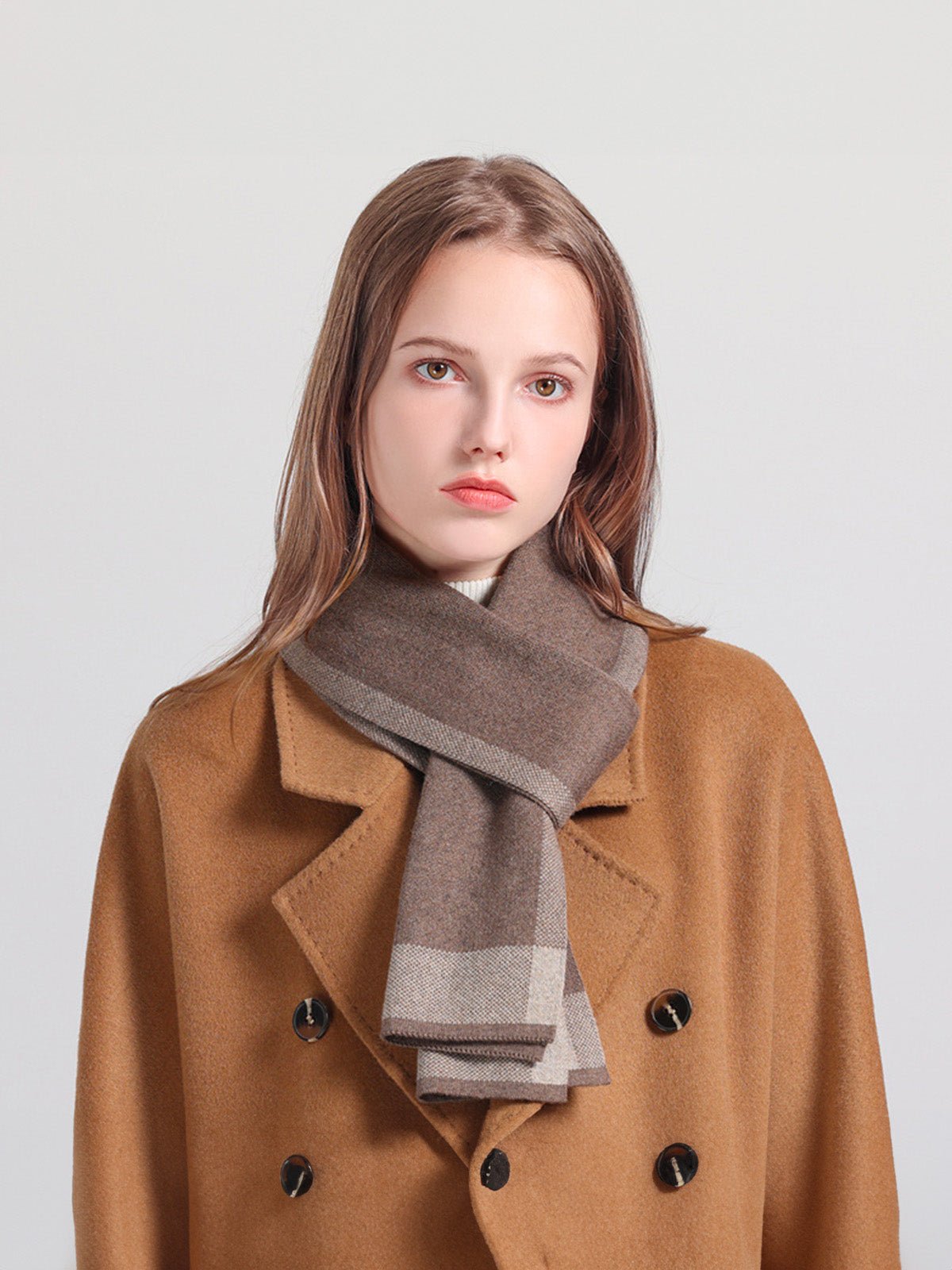 Écharpe femme en laine hiver, cachemire doux et coton, motif carreaux, coloris sobres, chaud et confortable, modèle Aïsha - Écharpe - Marron