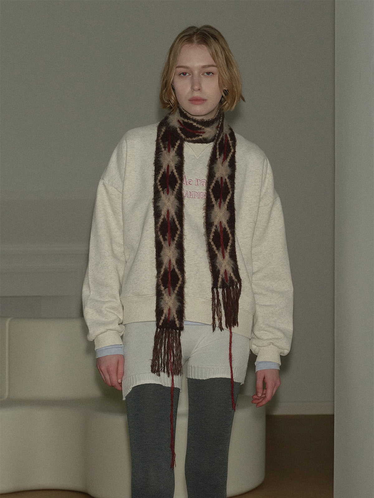 Écharpe fine en maille, motif géométrique, coloris café, effet brossé, longue et douce, modèle Sidie - Écharpe - Marron