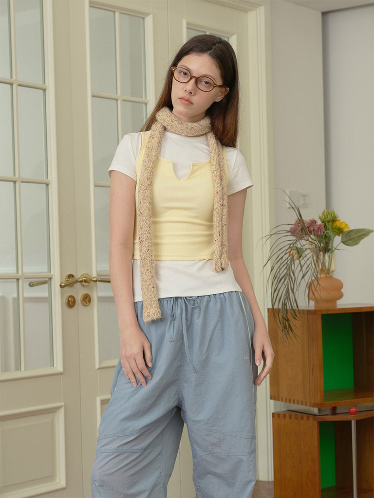 Écharpe fine femme hiver, tricotée à la main, longue et étroite, toucher doux, coloris pastel chiné, accessoire chaud et léger, modèle Icy - Écharpe - Beige