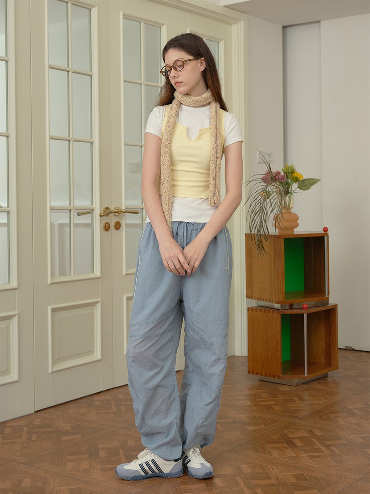 Écharpe fine femme hiver, tricotée à la main, longue et étroite, toucher doux, coloris pastel chiné, accessoire chaud et léger, modèle Icy - Écharpe - Beige