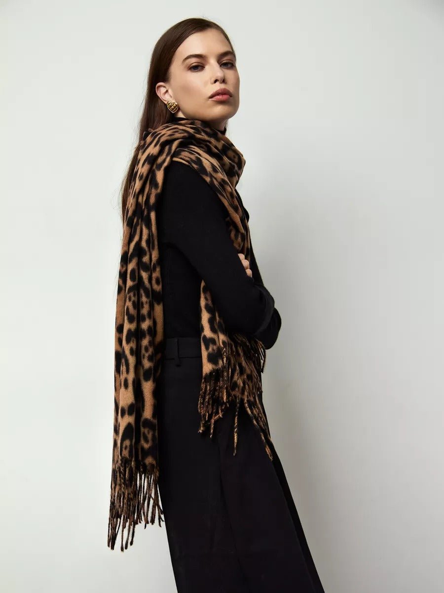 Écharpe léopard femme, douce et chaude, laine et éco - cachemire, grand format 180x70 cm, accessoire hiver chic, style audacieux et confortable, modèle Zorus - Écharpe - Camel
