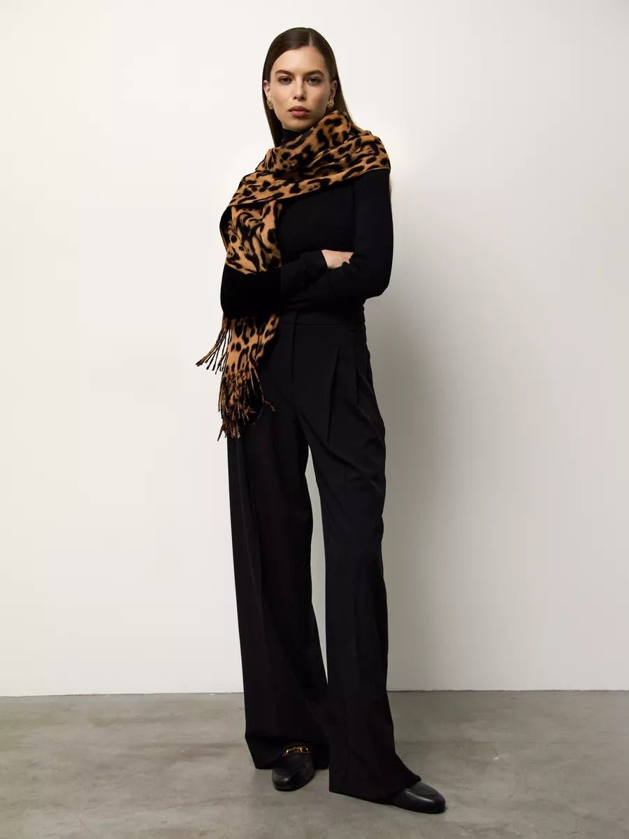 Écharpe léopard femme, douce et chaude, laine et éco - cachemire, grand format 180x70 cm, accessoire hiver chic, style audacieux et confortable, modèle Zorus - Écharpe - Camel