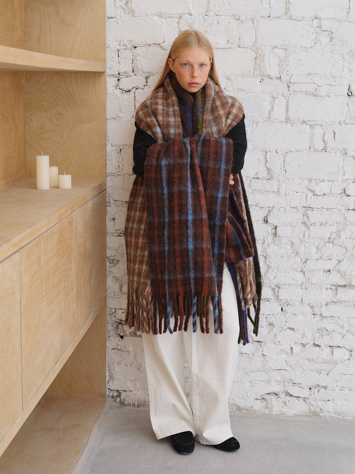 Écharpe longue à carreaux, laine mélangée douce, maxi format hiver, franges épaisses, écharpe chaude femme, style rétro cosy, écharpe plaid enveloppante, modèle Gretel - Écharpe - Café