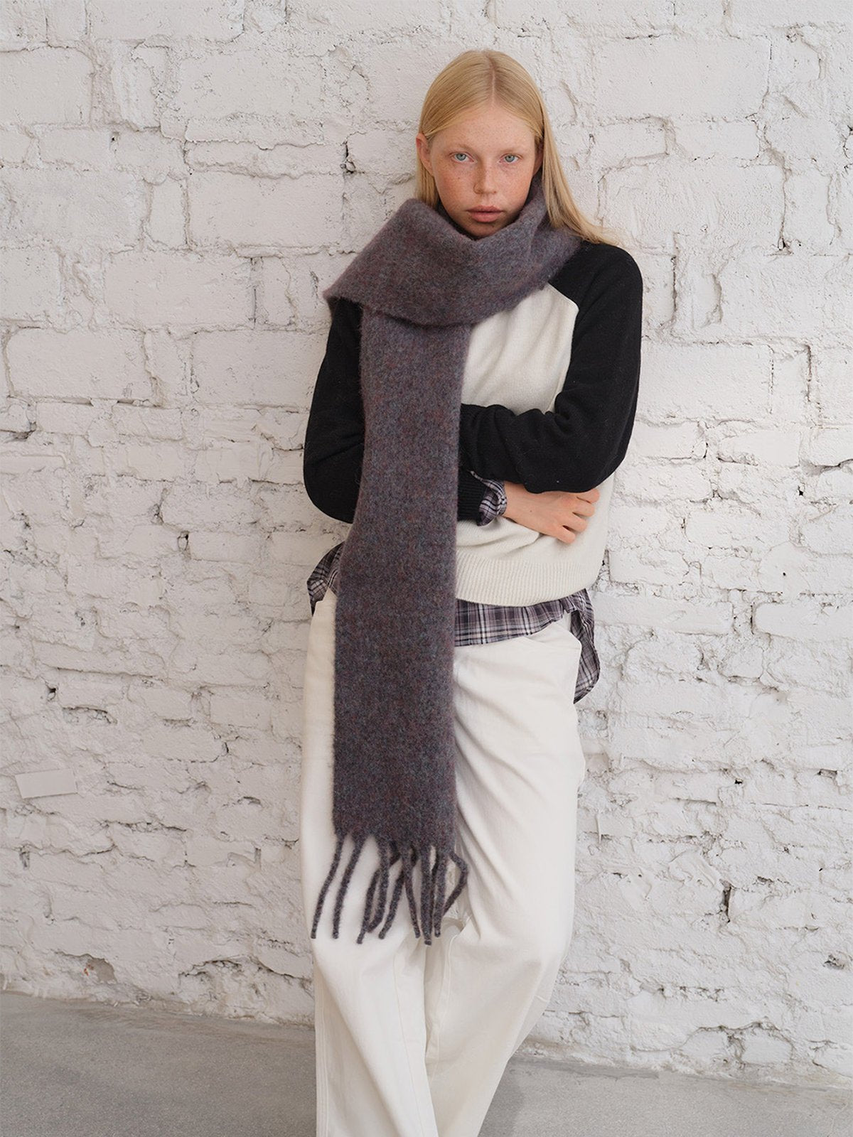 Écharpe longue douce hiver, laine mélangée chaude, coloris chinés, avec franges, accessoire cocooning chic, modèle Sodène - Écharpe - Gris rosé