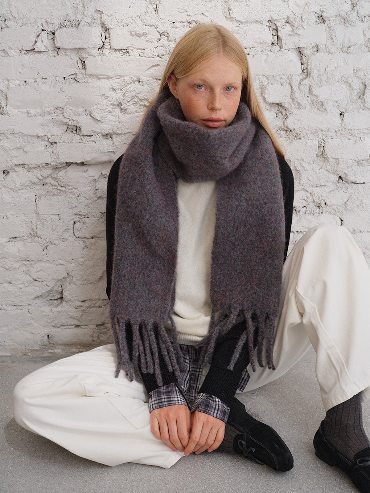 Écharpe longue douce hiver, laine mélangée chaude, coloris chinés, avec franges, accessoire cocooning chic, modèle Sodène - Écharpe - Gris rosé