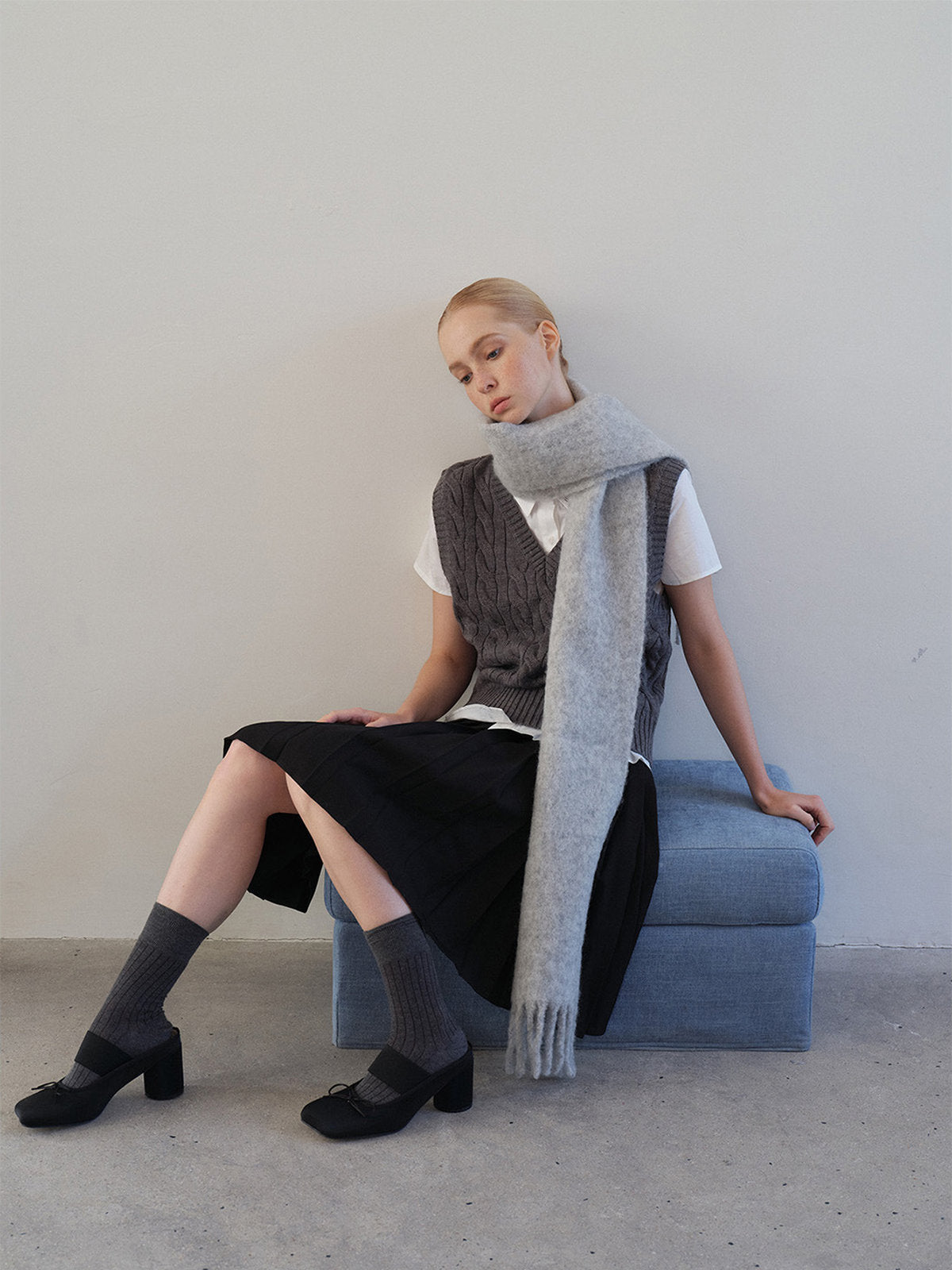 Écharpe longue femme hiver, laine alpaga douce, écharpe chaude à franges, accessoire cocooning hiver, écharpe moelleuse unie, modèle Laorie - Écharpe - Gris