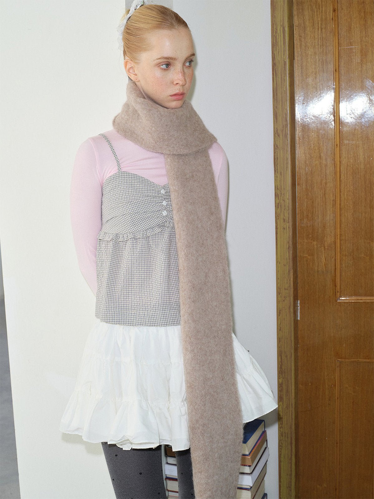 Écharpe longue femme hiver, laine alpaga douce, écharpe chaude à franges, accessoire cocooning hiver, écharpe moelleuse unie, modèle Laorie - Écharpe - Taupe