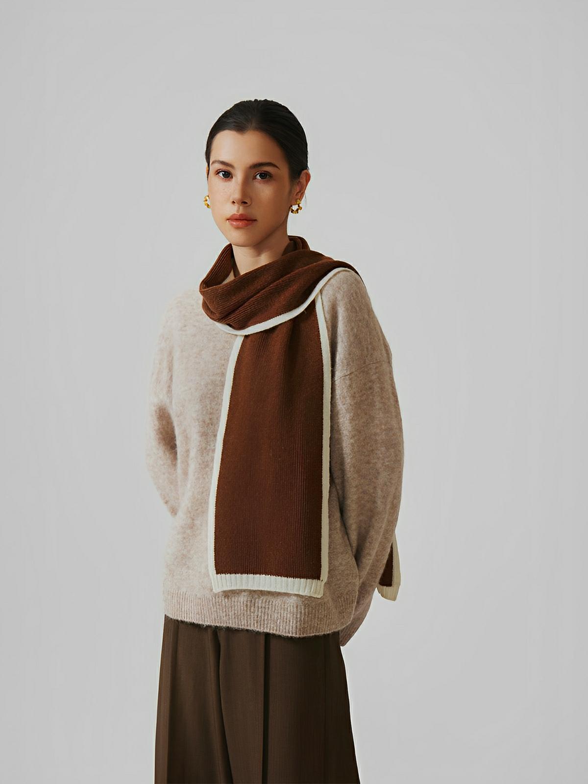 Écharpe pour femme, hiver 100% laine, douce et chaude, tricotée fine, unie bord contrasté, modèle Lancasta - Écharpe - Marron
