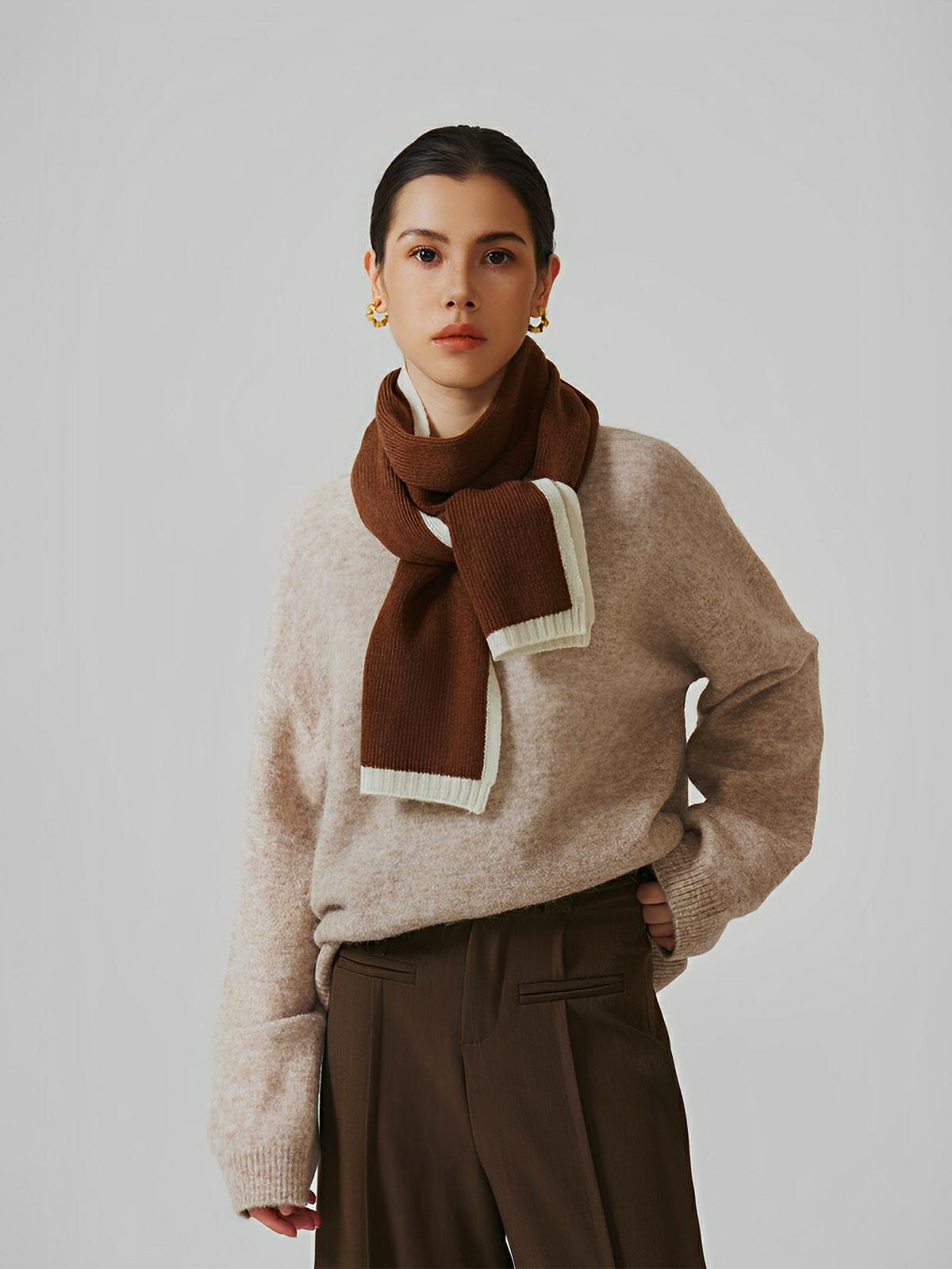 Écharpe pour femme, hiver 100% laine, douce et chaude, tricotée fine, unie bord contrasté, modèle Lancasta - Écharpe - Marron