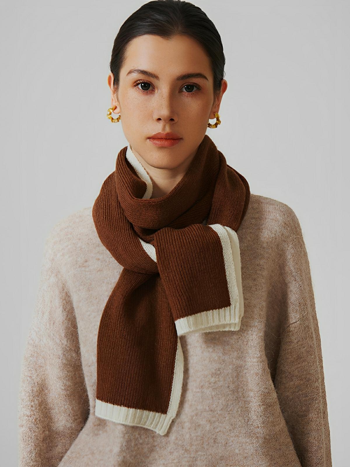 Écharpe pour femme, hiver 100% laine, douce et chaude, tricotée fine, unie bord contrasté, modèle Lancasta - Écharpe - Marron