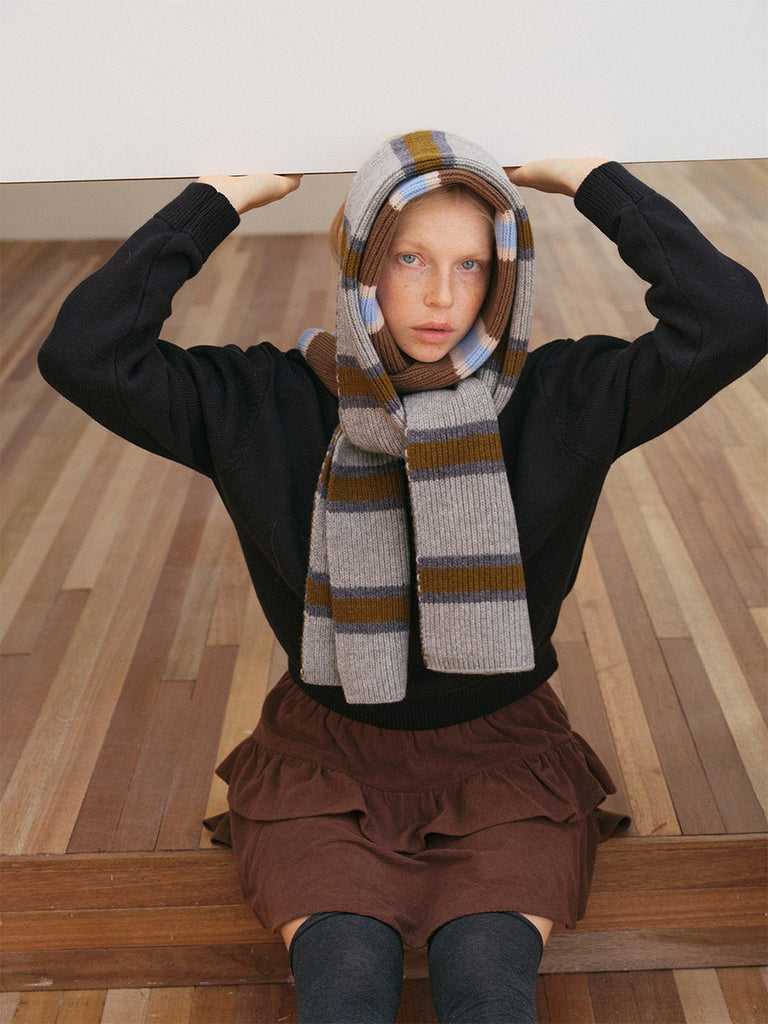 Écharpe rayée hiver femme, laine douce chaude, motif à rayures larges, tricotée à maille épaisse, style vintage graphique, modèle Zodia - Écharpe - Gris