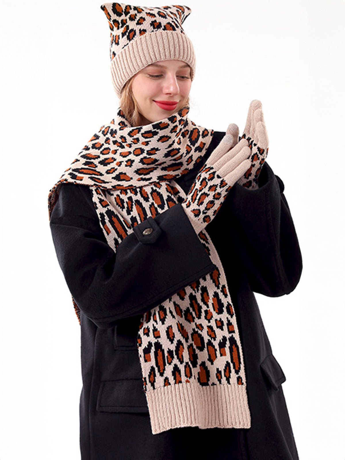 Ensemble bonnet gants écharpe femme, tricot léopard hiver, set léopard chaud 3 pièces, accessoire mode saison froide, cadeau original automne hiver, modèle Zéderine - Écharpe - Beige