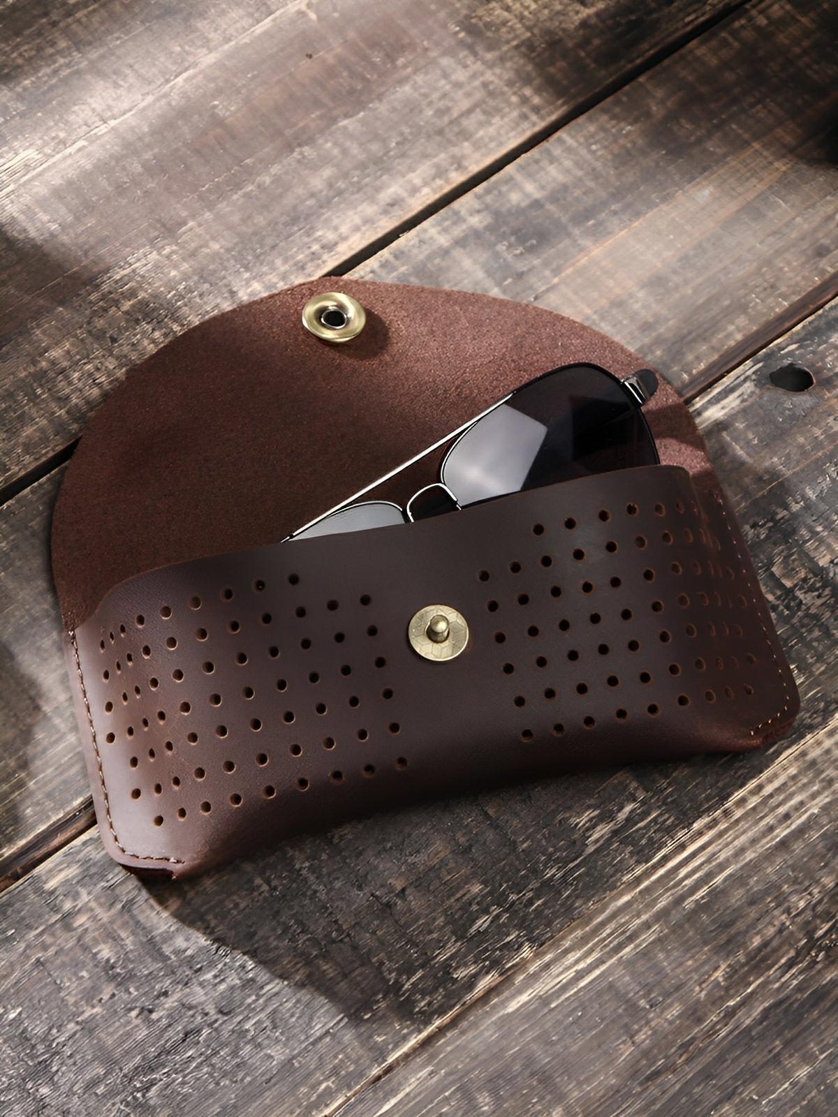 Étui à lunettes, en cuir, à l'aspect pratique, design perforé, modèle Ézéchias - Coffret - Café