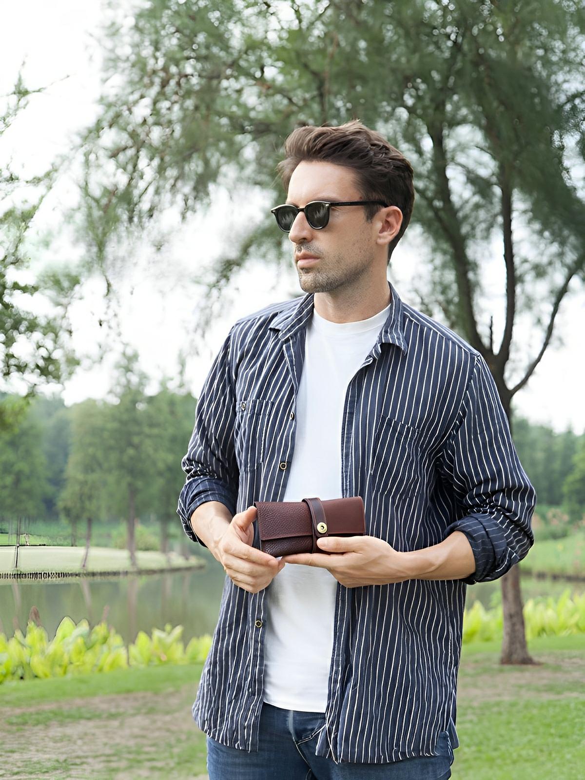 Étui à lunettes, en cuir, subtil et authentique, modèle Aymon - Coffret - Café