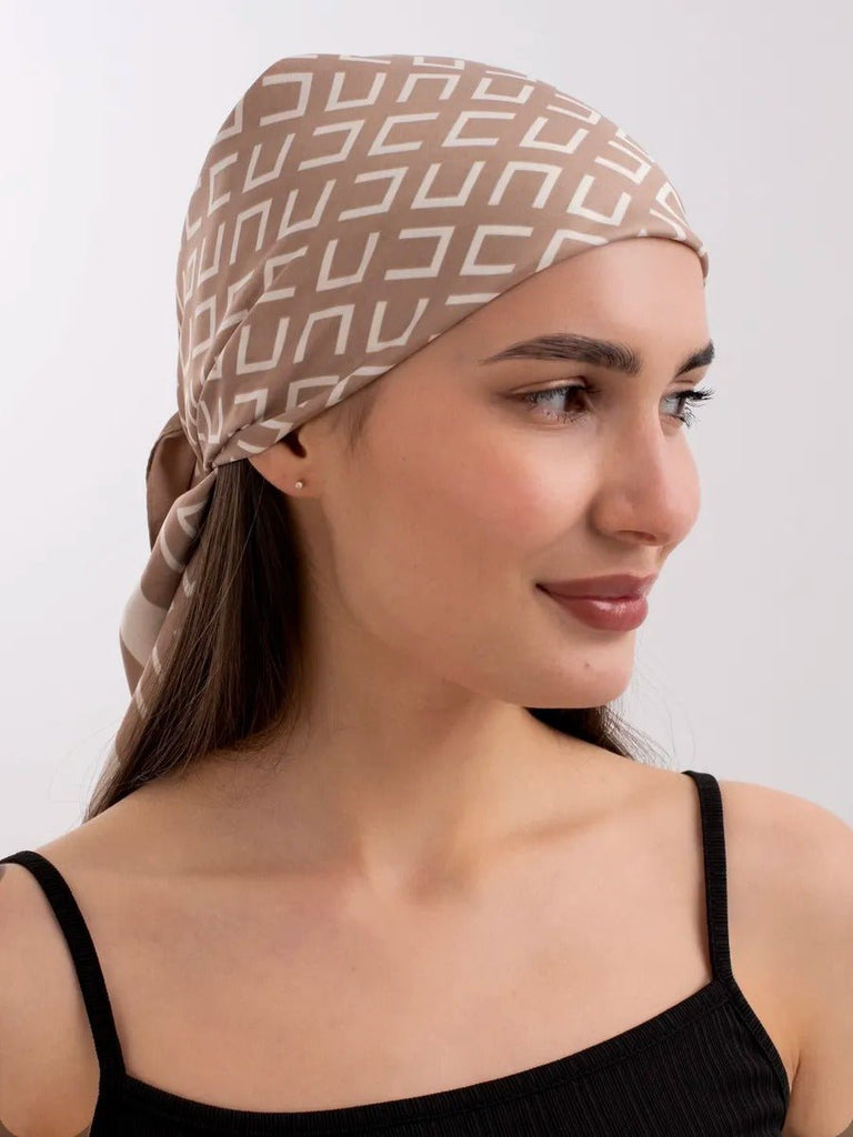 Foulard carré 90x90, motif géométrique beige, soyeux et fluide, accessoire chic femme, style printemps été, idée cadeau raffinée, modèle Calime - Écharpe - Beige