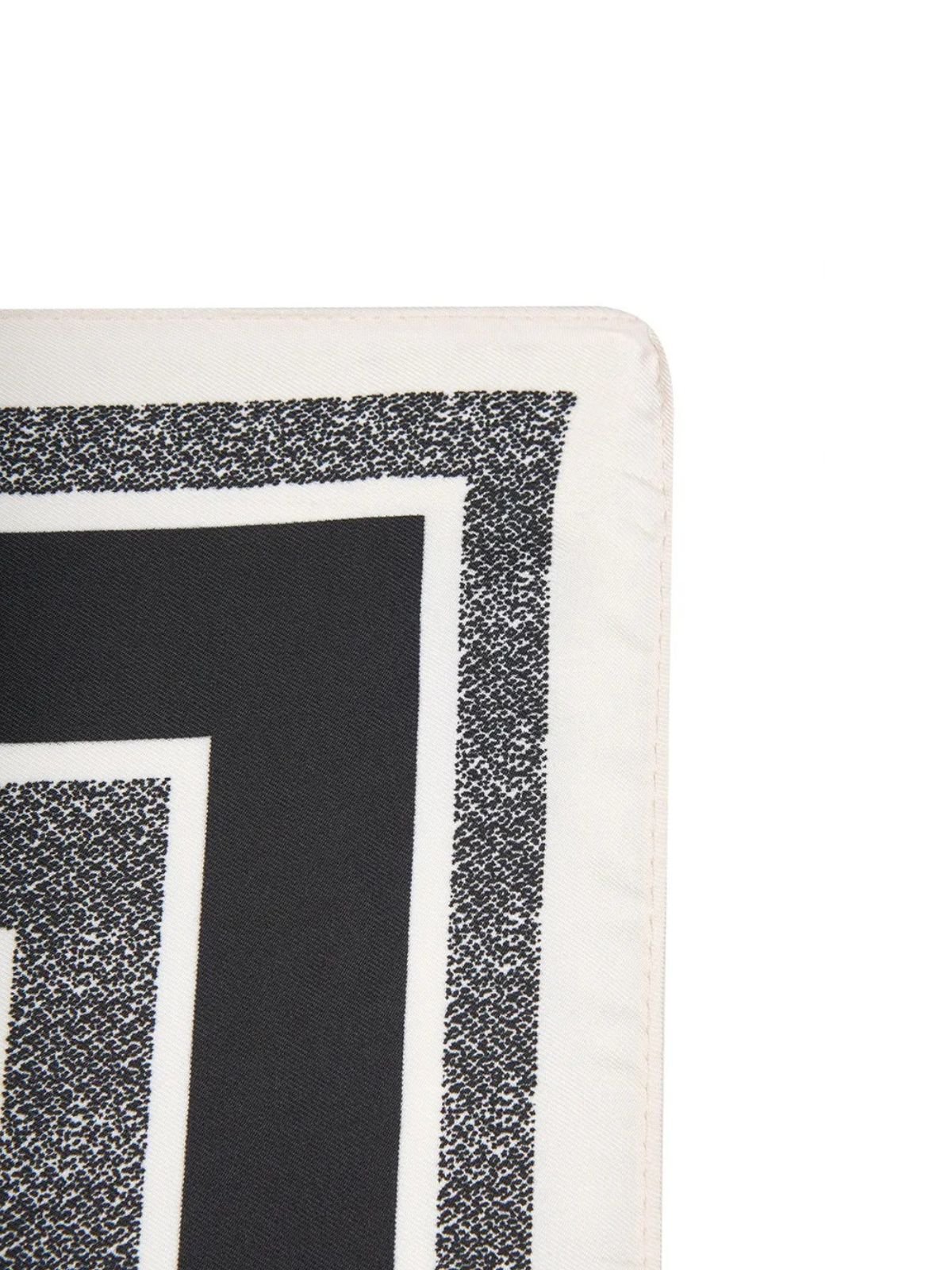Foulard carré aspect soie noir et blanc, accessoire femme printemps été, pour tête ou cou, style chic et graphique, imprimé forêt baroque, grand format léger, modèle Christina - Écharpe - Blanc