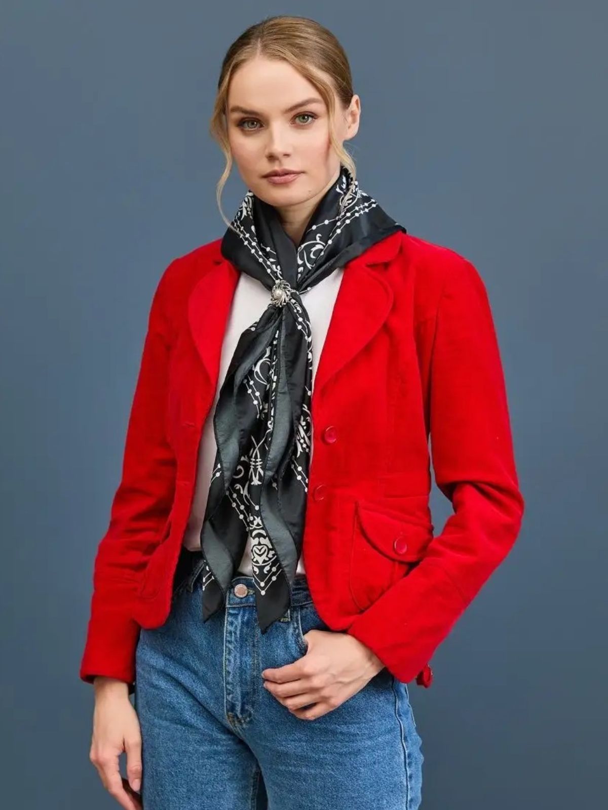 Foulard carré effet satiné noir imprimé blanc, soyeux cheveux et cou, accessoire féminin chic, multiposition, bandana léger pour toute saison modèle Yolane - Écharpe - Noir