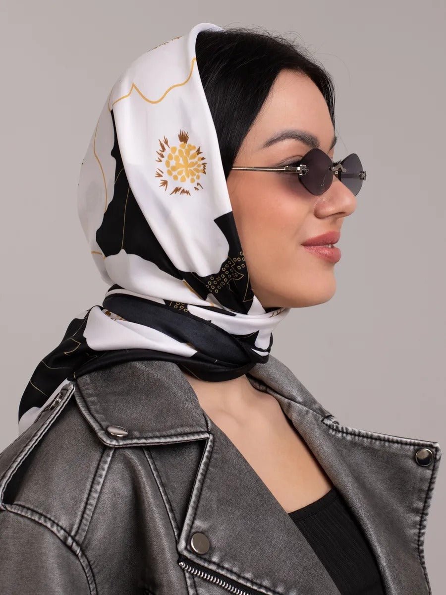 Foulard carré femme, 90x90, imprimé floral noir blanc doré, tissu soyeux léger, accessoire sac ou cou, foulard multifonction été, modèle Lilo - Écharpe - Blanc et noir