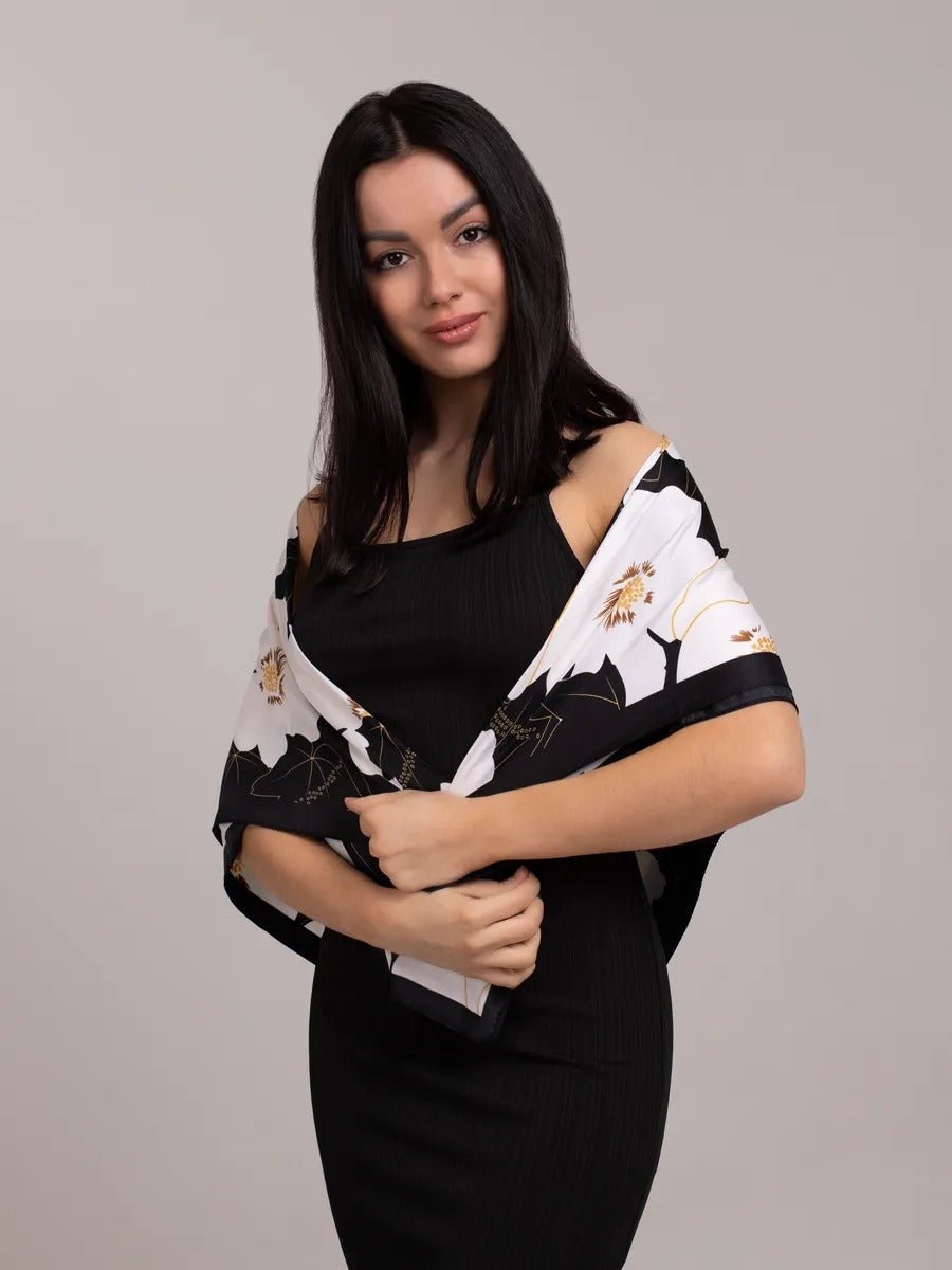 Foulard carré femme, 90x90, imprimé floral noir blanc doré, tissu soyeux léger, accessoire sac ou cou, foulard multifonction été, modèle Lilo - Écharpe - Blanc et noir