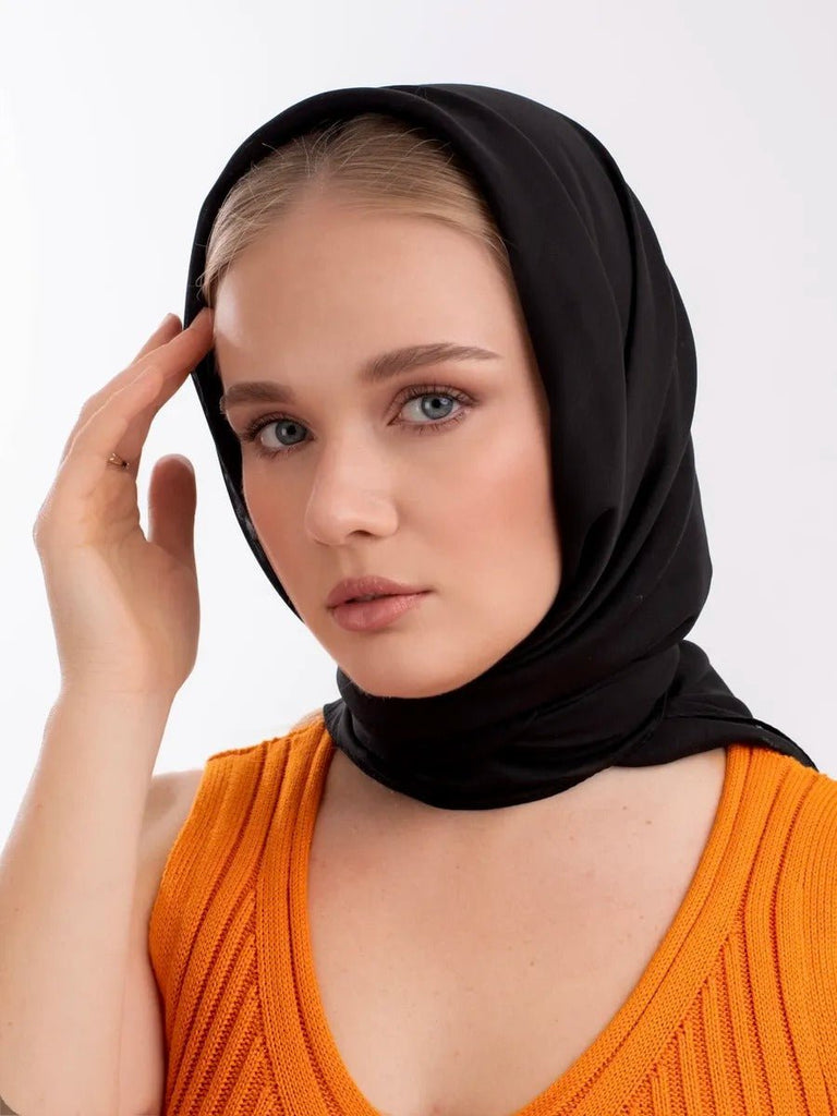 Foulard carré femme 95x95cm, soie imitation douce, coloris unis variés, accessoire polyvalent, léger printemps été, modèle Lala - Écharpe - Noir