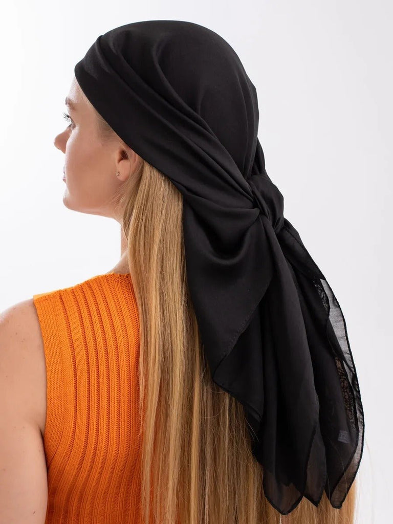 Foulard carré femme 95x95cm, soie imitation douce, coloris unis variés, accessoire polyvalent, léger printemps été, modèle Lala - Écharpe - Noir