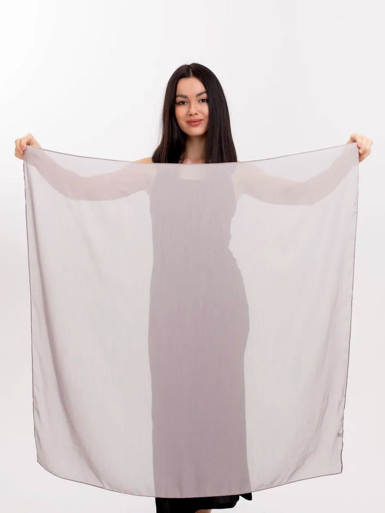 Foulard carré femme 95x95cm, soie imitation douce, coloris unis variés, accessoire polyvalent, léger printemps été, modèle Lala - Écharpe - Gris