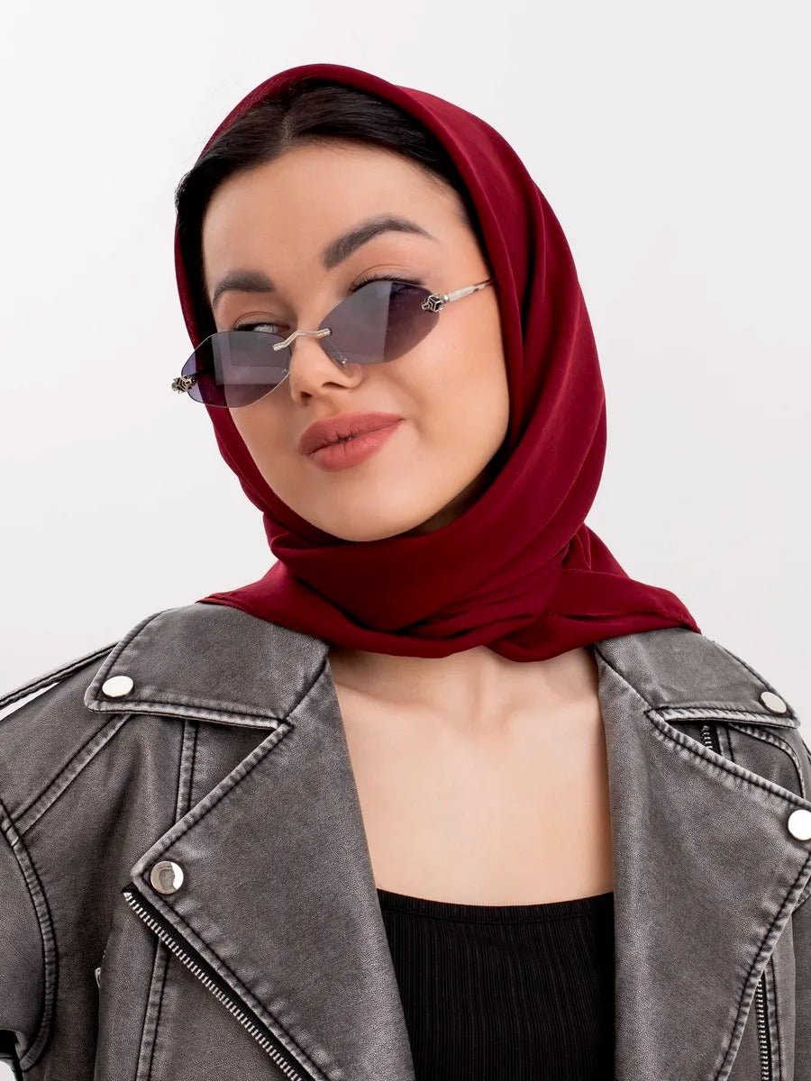 Foulard carré femme 95x95cm, soie imitation douce, coloris unis variés, accessoire polyvalent, léger printemps été, modèle Lala - Écharpe - Bordeaux