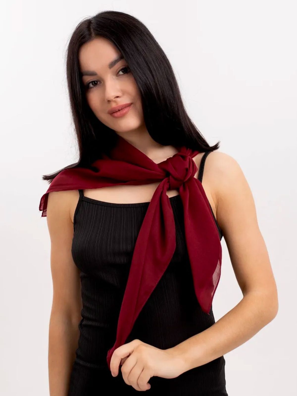 Foulard carré femme 95x95cm, soie imitation douce, coloris unis variés, accessoire polyvalent, léger printemps été, modèle Lala - Écharpe - Bordeaux
