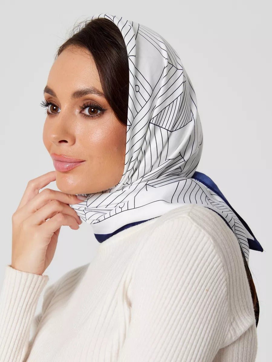 Foulard carré femme, soie synthétique douce, imprimé géométrique moderne, grande écharpe 90x90 cm, accessoires tête et cou, style chic urbain, modèle Albane - Écharpe - Blanc
