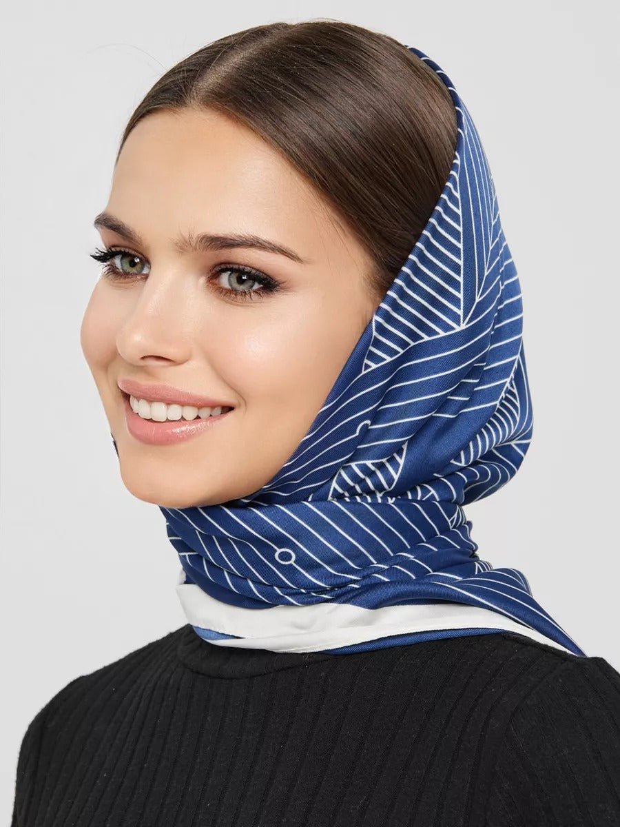 Foulard carré femme, soie synthétique douce, imprimé géométrique moderne, grande écharpe 90x90 cm, accessoires tête et cou, style chic urbain, modèle Albane - Écharpe - Bleu