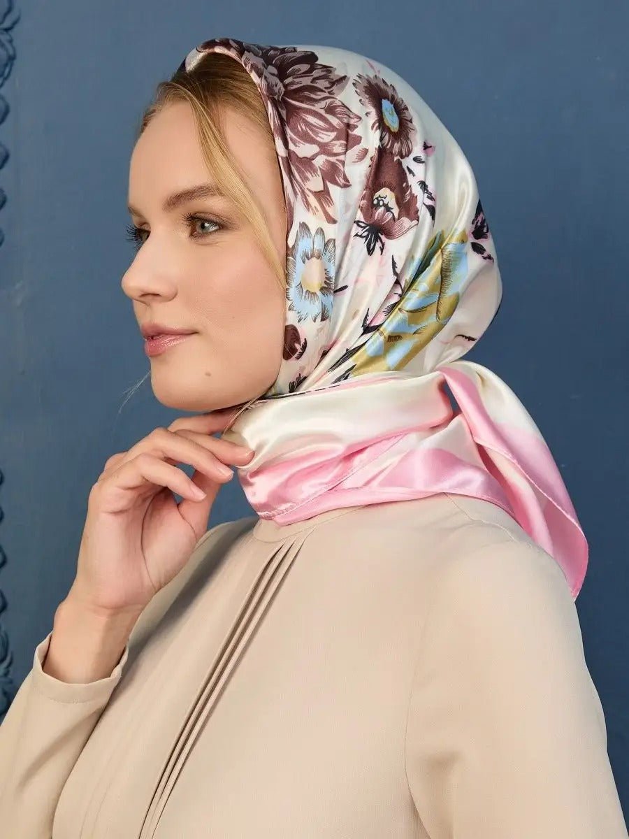 Foulard carré soyeux, imprimé floral multicolore, satin doux 90x90, accessoire féminin chic, écharpe polyvalente printemps été, modèle Tika - Écharpe - Multicolore