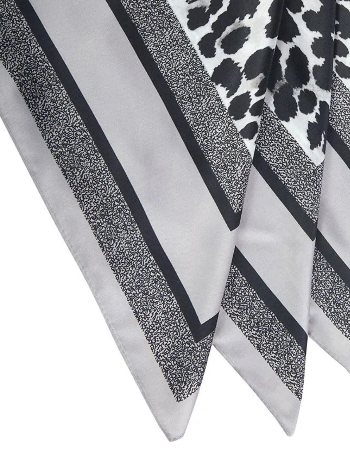 Foulard carré soyeux, imprimé léopard noir et gris, foulard 90x90 cm, accessoire femme printemps été, écharpe légère cou tête épaules, modèle Giselle - Écharpe - Noir