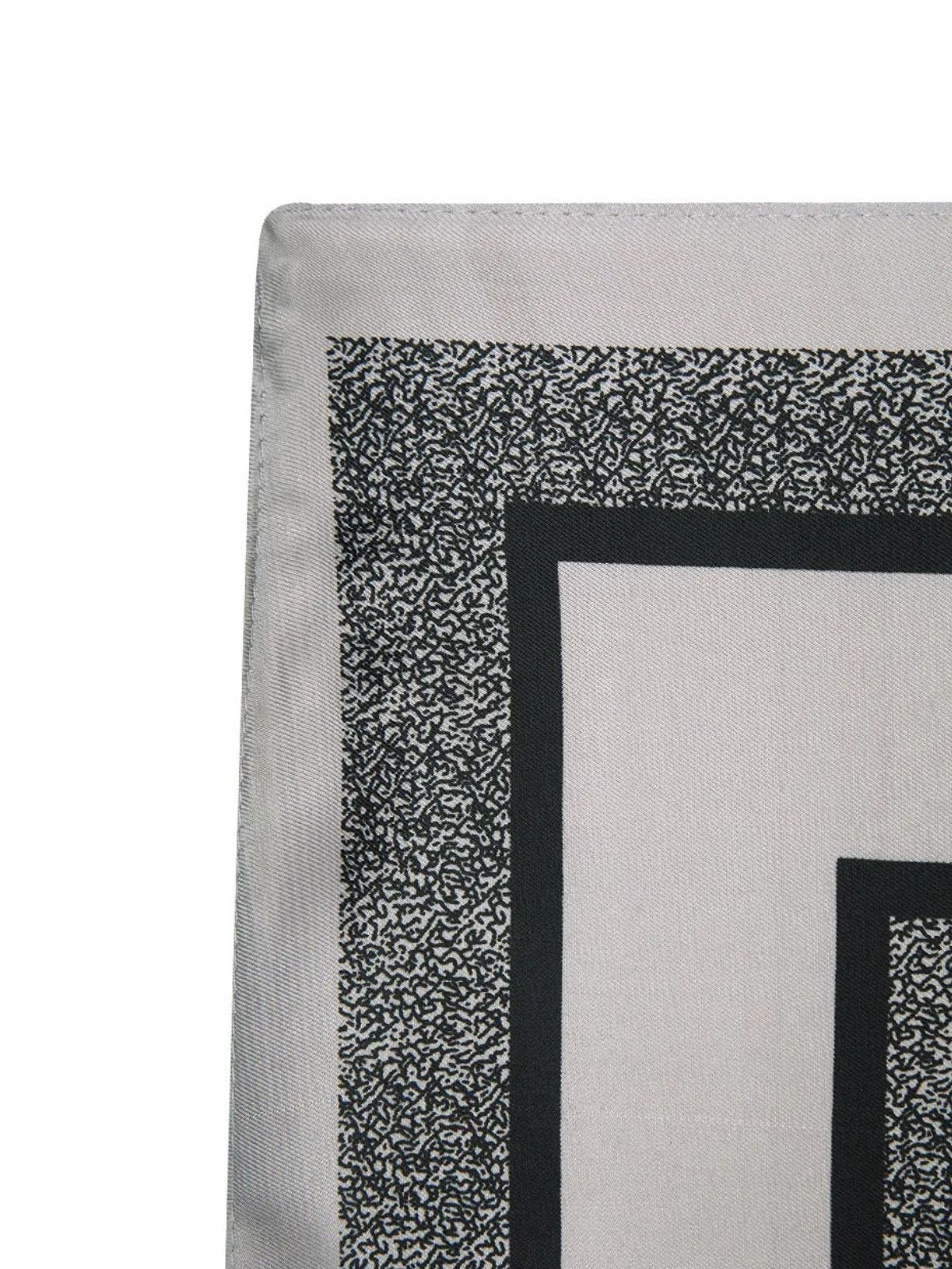 Foulard carré soyeux, imprimé léopard noir et gris, foulard 90x90 cm, accessoire femme printemps été, écharpe légère cou tête épaules, modèle Giselle - Écharpe - Noir