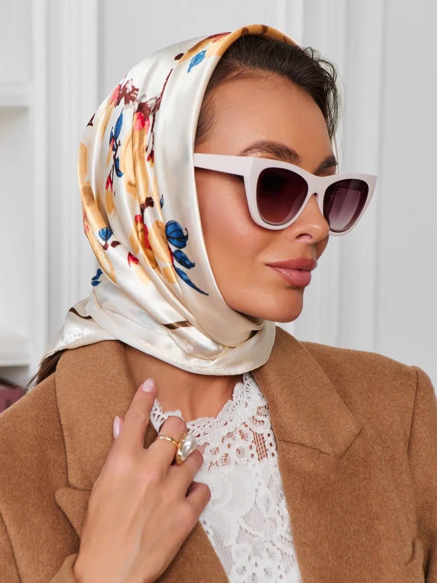Foulard femme carré 90x90, imprimé floral jaune bleu, imitation satin soyeux, foulard de tête ou cou, accessoire chic printemps été, modèle Délima - Écharpe - Multicolore