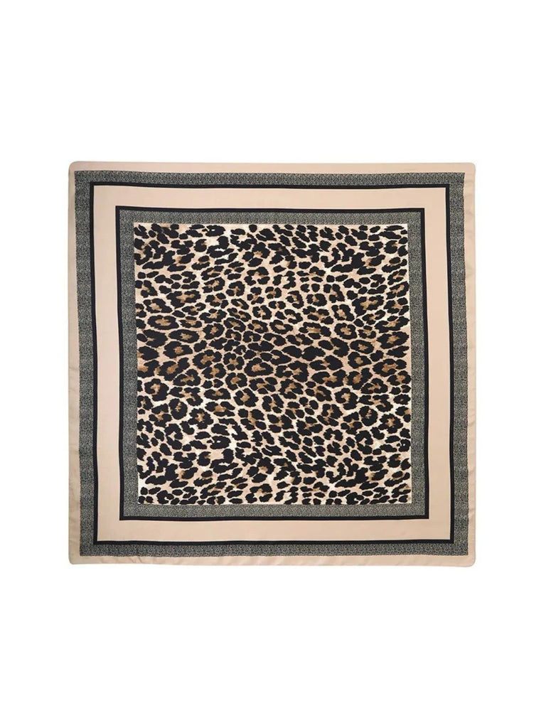 Foulard femme soyeux léopard, carré 90x90 cm, accessoire cheveux ou cou, imprimé animal beige et noir, printemps été modèle Pricilla - Écharpe - Beige Léopard