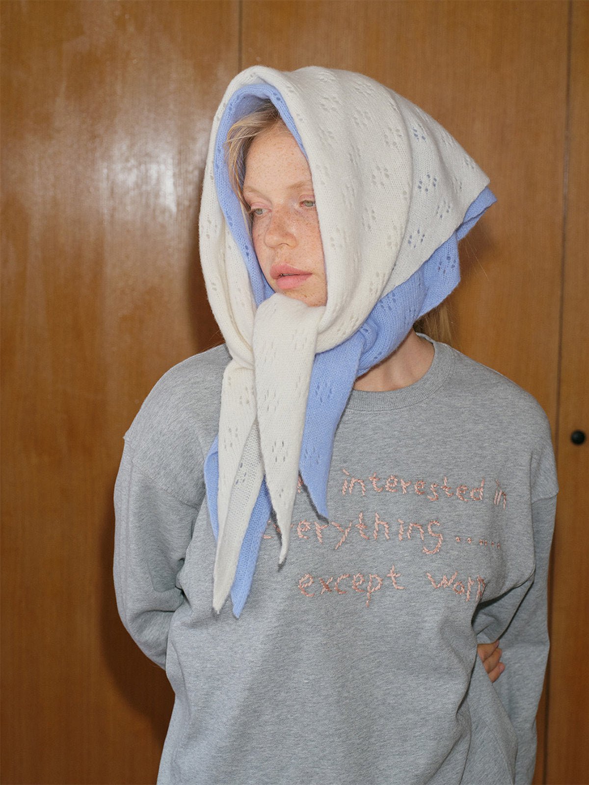 Foulard triangle en laine, maille ajourée douce, écharpe d’hiver femme, style punk et streetwear, coloris pastel, modèle Civic - Écharpe - Blanc