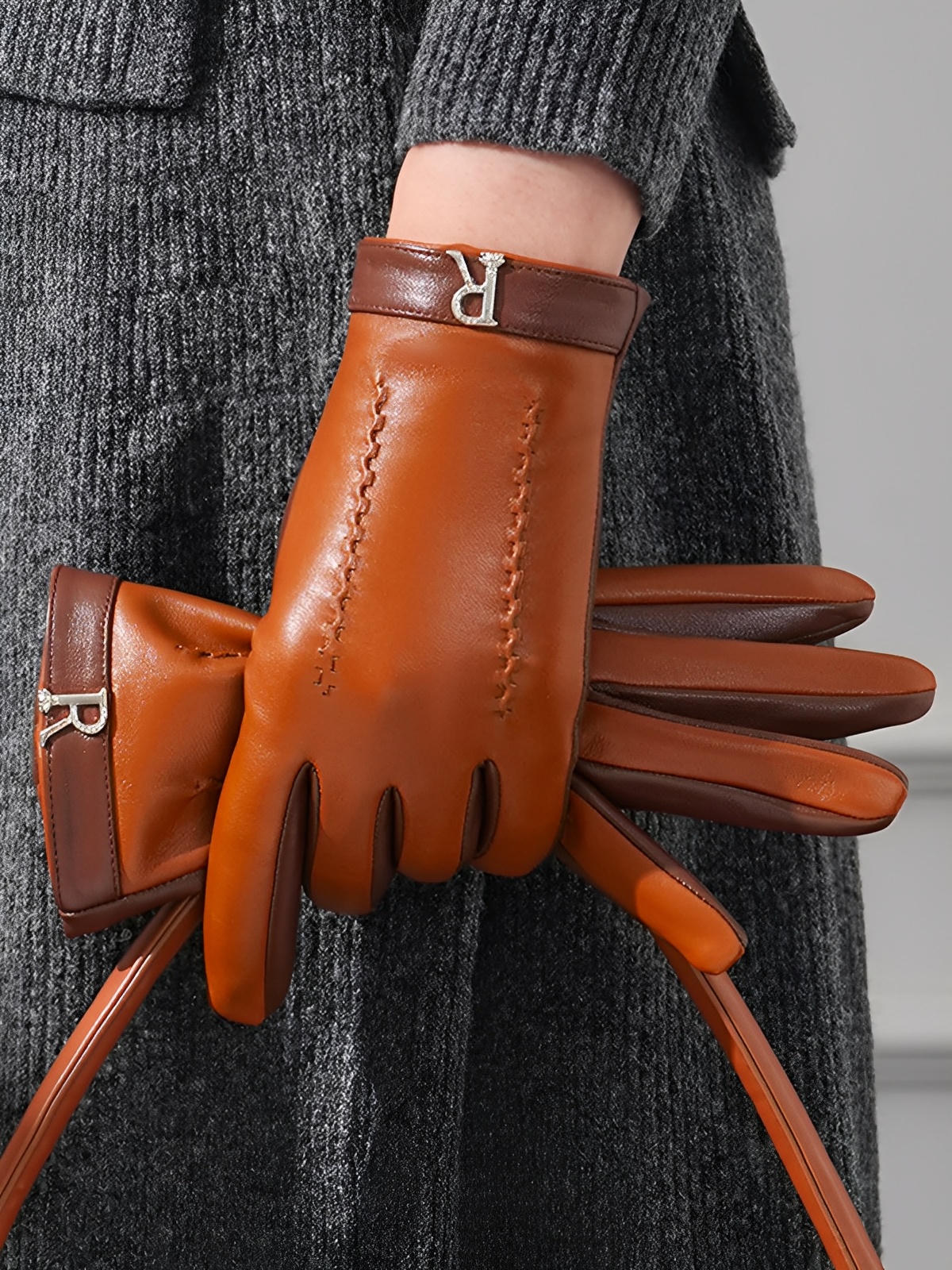 Gants en cuir marron femme, doublés polaire, compatibles écran tactile, hiver chic, accessoire mode, modèle Winea - Écharpe - Camel M