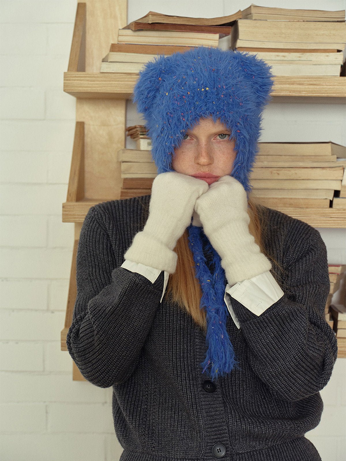 Gants en maille douce, gants hiver femme, gants longs tricotés, gants chauds doux au toucher, gants colorés unis, gants tactiles laine mélangée, modèle Kinz - Écharpe - Blanc