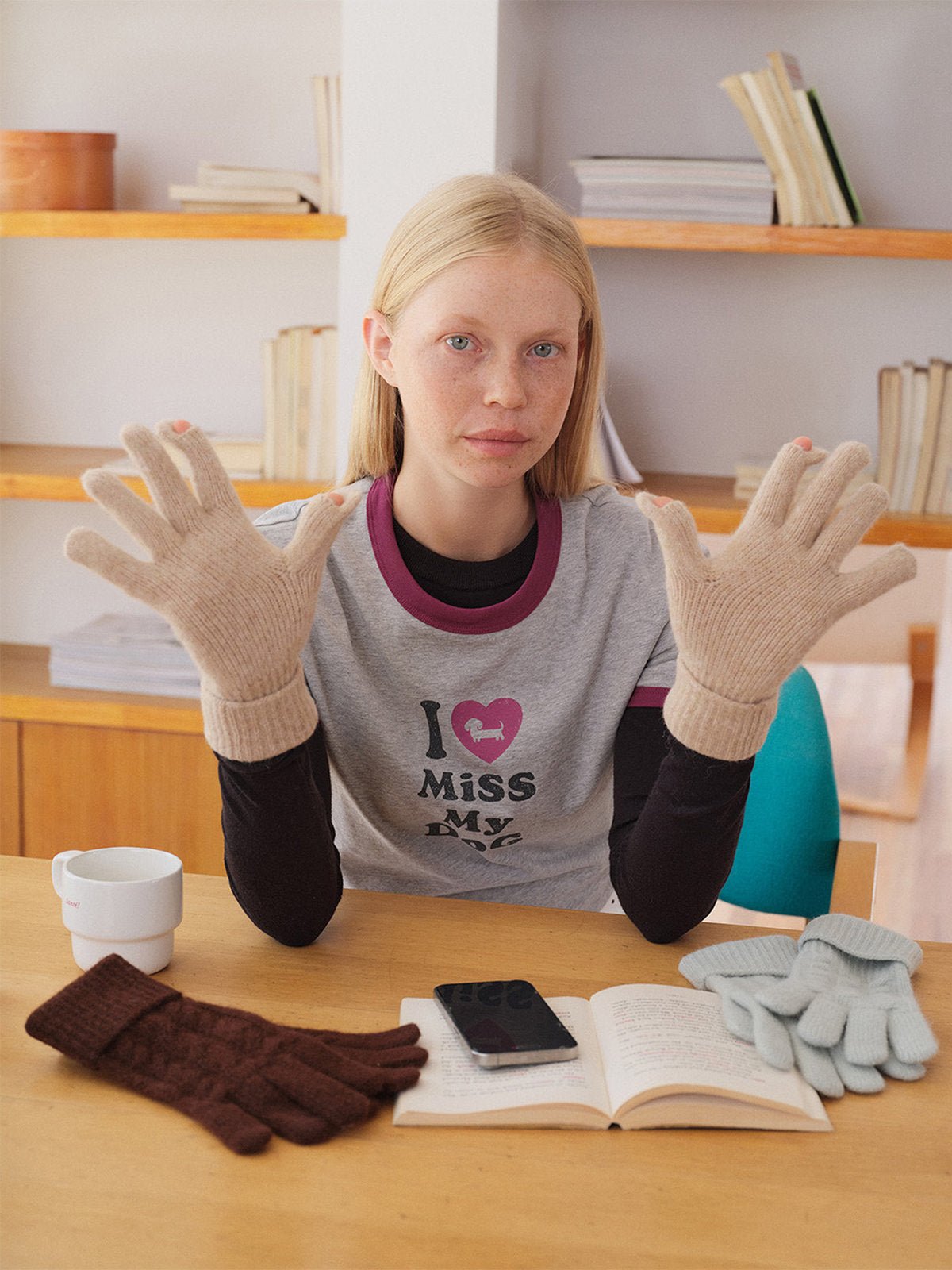 Gants femme hiver, fibre de lapin, maille torsadée douce, toucher tactile, chaud et léger, poignet long côtelé, modèle Patine - Gants - Beige