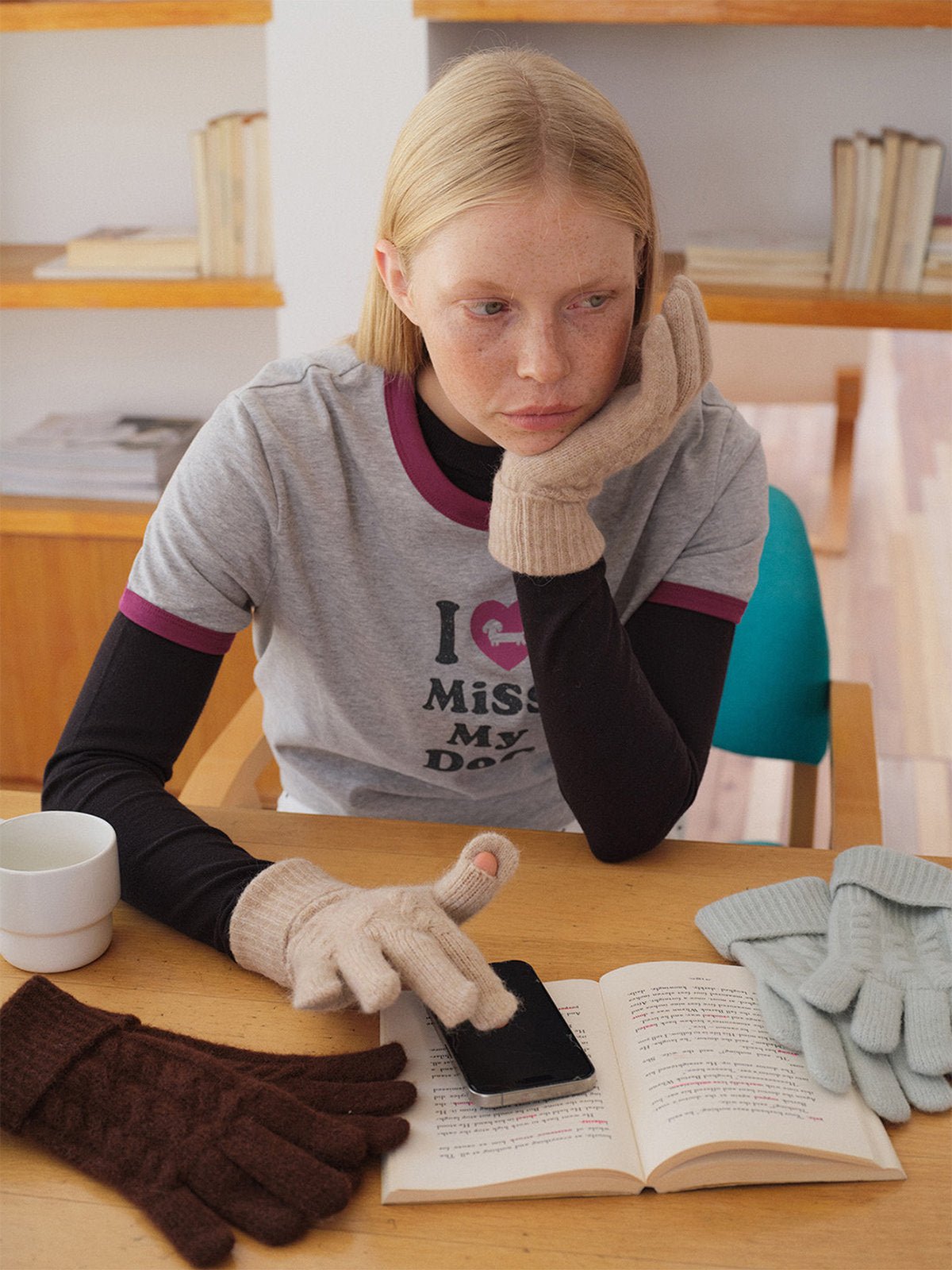 Gants femme hiver, fibre de lapin, maille torsadée douce, toucher tactile, chaud et léger, poignet long côtelé, modèle Patine - Gants - Beige