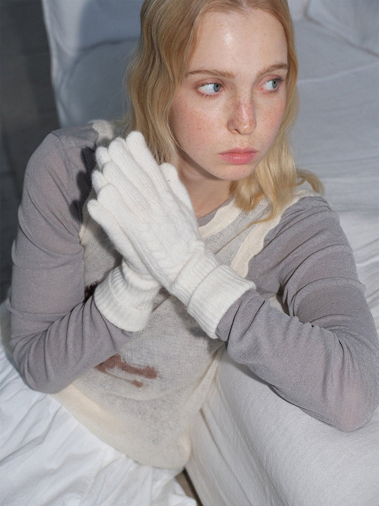 Gants femme hiver, fibre de lapin, maille torsadée douce, toucher tactile, chaud et léger, poignet long côtelé, modèle Patine - Gants - Blanc