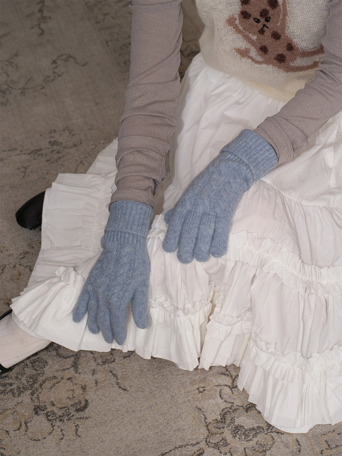 Gants femme hiver, fibre de lapin, maille torsadée douce, toucher tactile, chaud et léger, poignet long côtelé, modèle Patine - Gants - Bleu