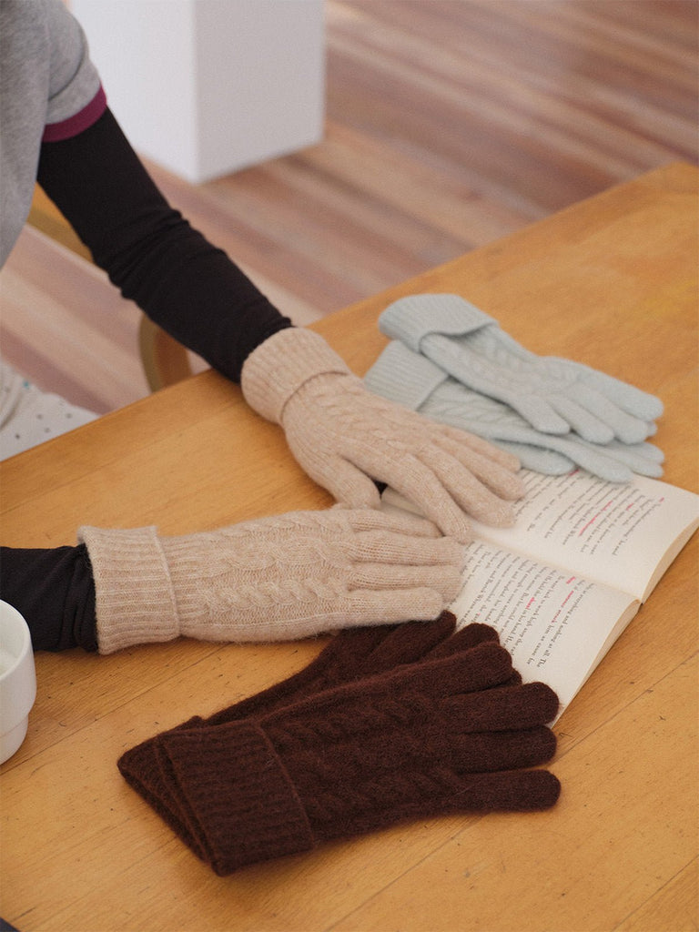 Gants femme hiver, fibre de lapin, maille torsadée douce, toucher tactile, chaud et léger, poignet long côtelé, modèle Patine - Gants - Beige