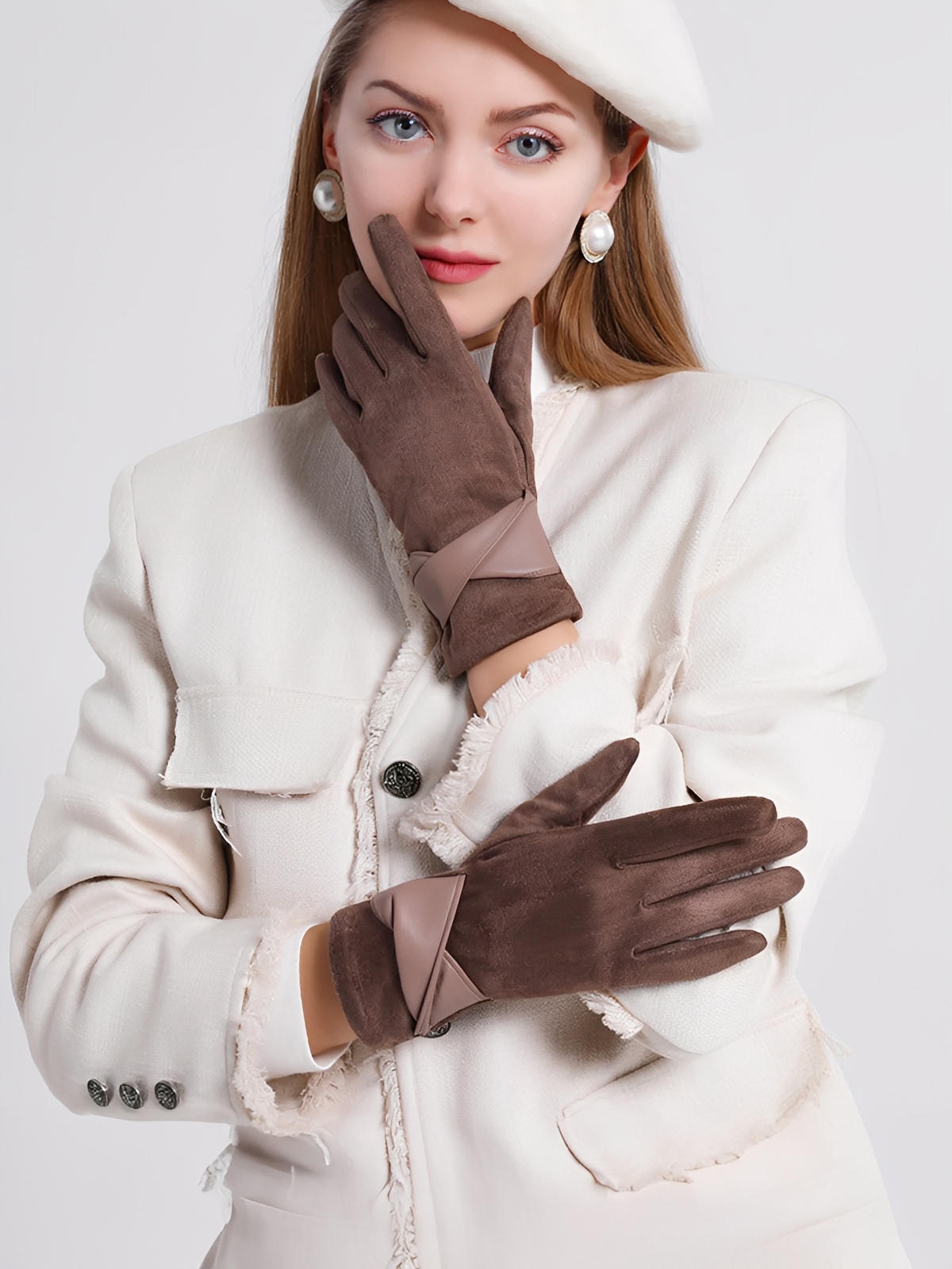 Gants femme hiver, gants tactiles chauds, en suédine doublés, gants chic avec nœud simili vegan, modèle Fouke - Gants - Café