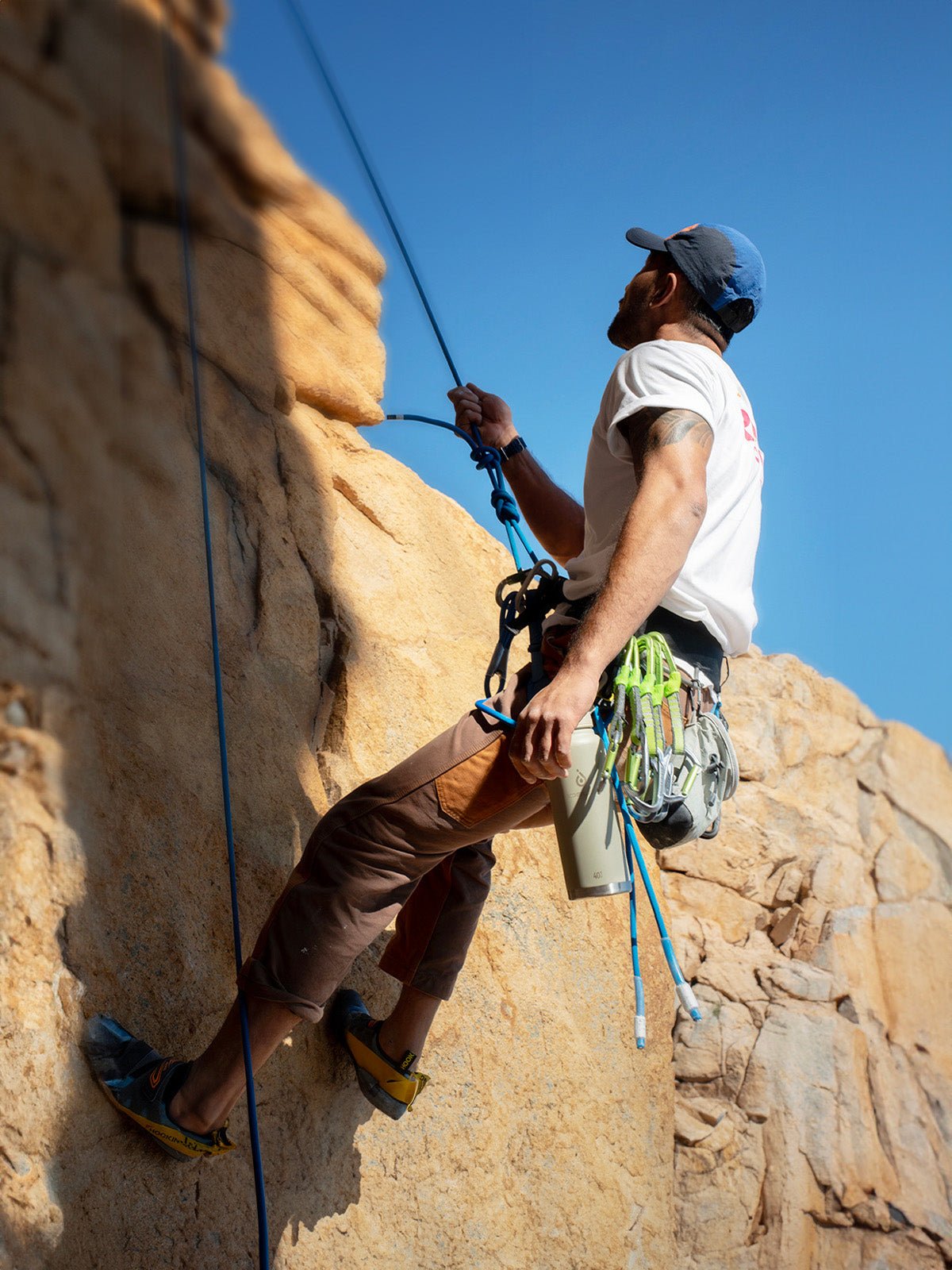 Gourde isotherme gamme IDEUS, acier inoxydable 304, bouchon sécurisé, design sportif, conservation 18h, portable, anti - fuite, multi - tailles, usage extérieur et bureau, modèle Sayan - Gourde et Thermos - Noir S