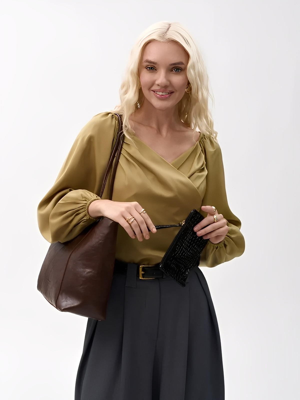 Grand sac à main femme simili vegan, A4, fermeture zip poche intérieure, porté épaule, chic et fashion bag, modèle Sophronie - Sac à main - Café