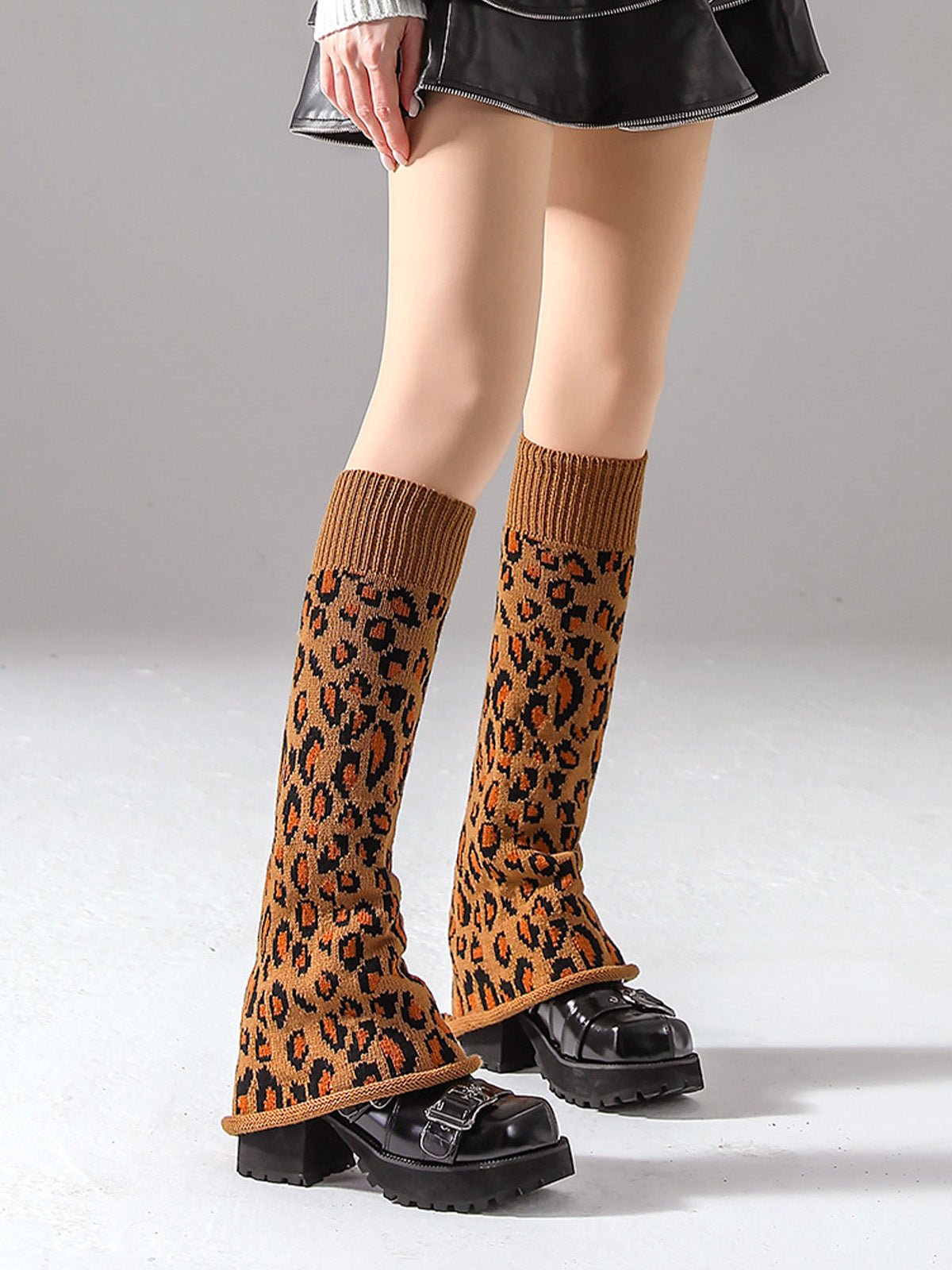 Guêtres léopard hiver, longues tricot, guêtres chaudes femme, fantaisie et tendance à la mode, modèle Fadèze - Guêtre - Camel