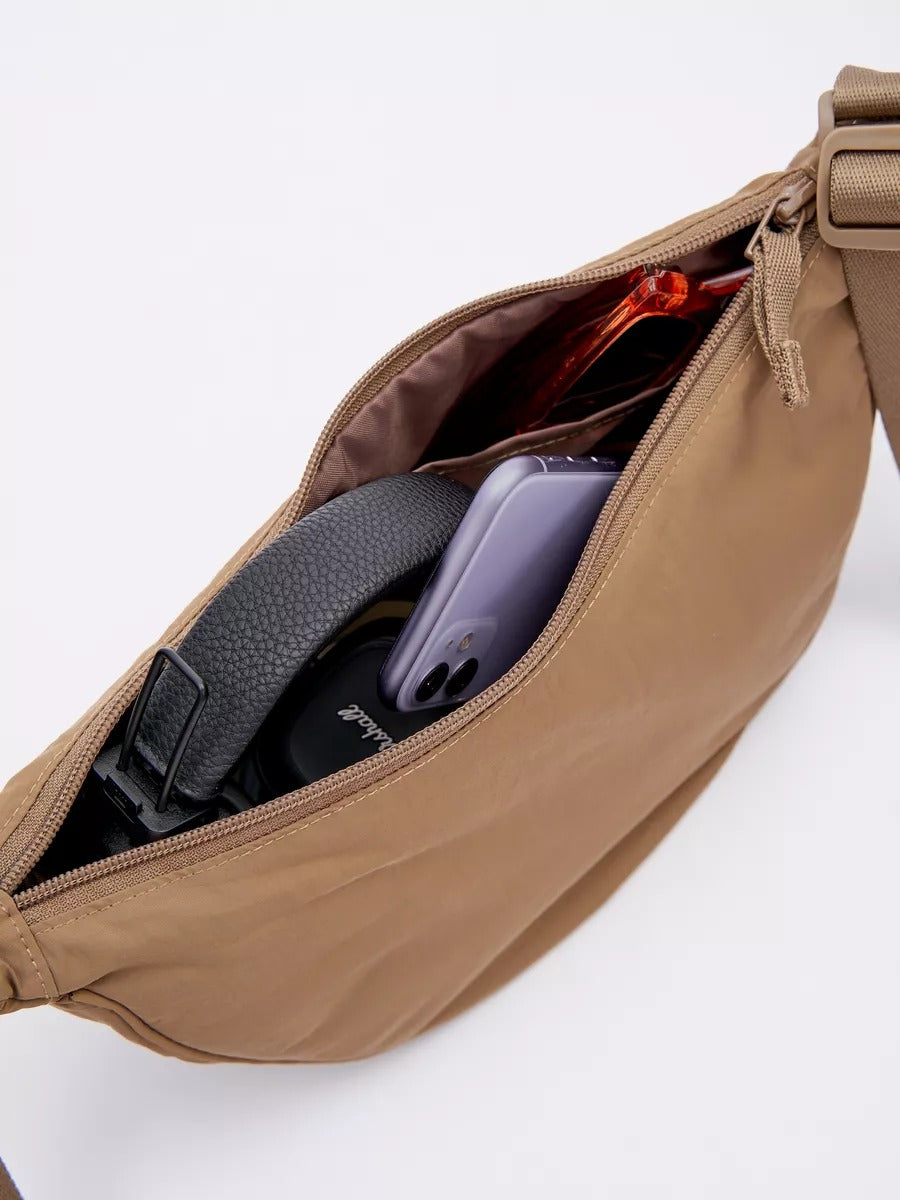 Sacoche nylon femme, sac demi-lune, sac bandoulière léger, sac de poitrine, sac streetwear y2k, modèle Josina